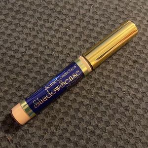 ShadowSense by SenseCosmetics, long lasting eye shadow. Color is Candlelight.